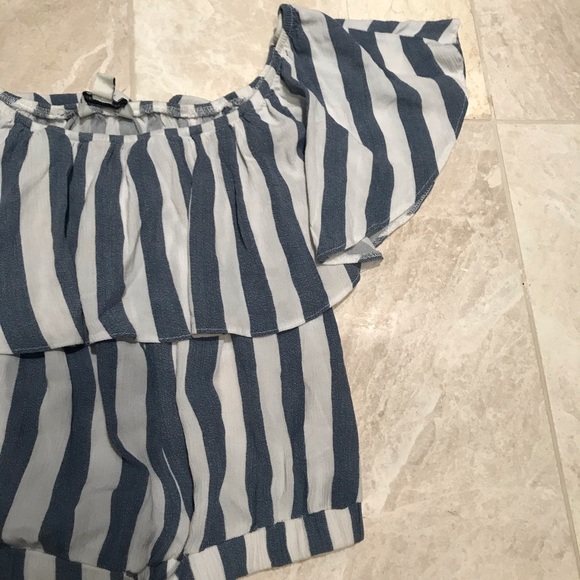 AE White & Blue Striped Off-the-Shoulder Top - Picture 4 of 8